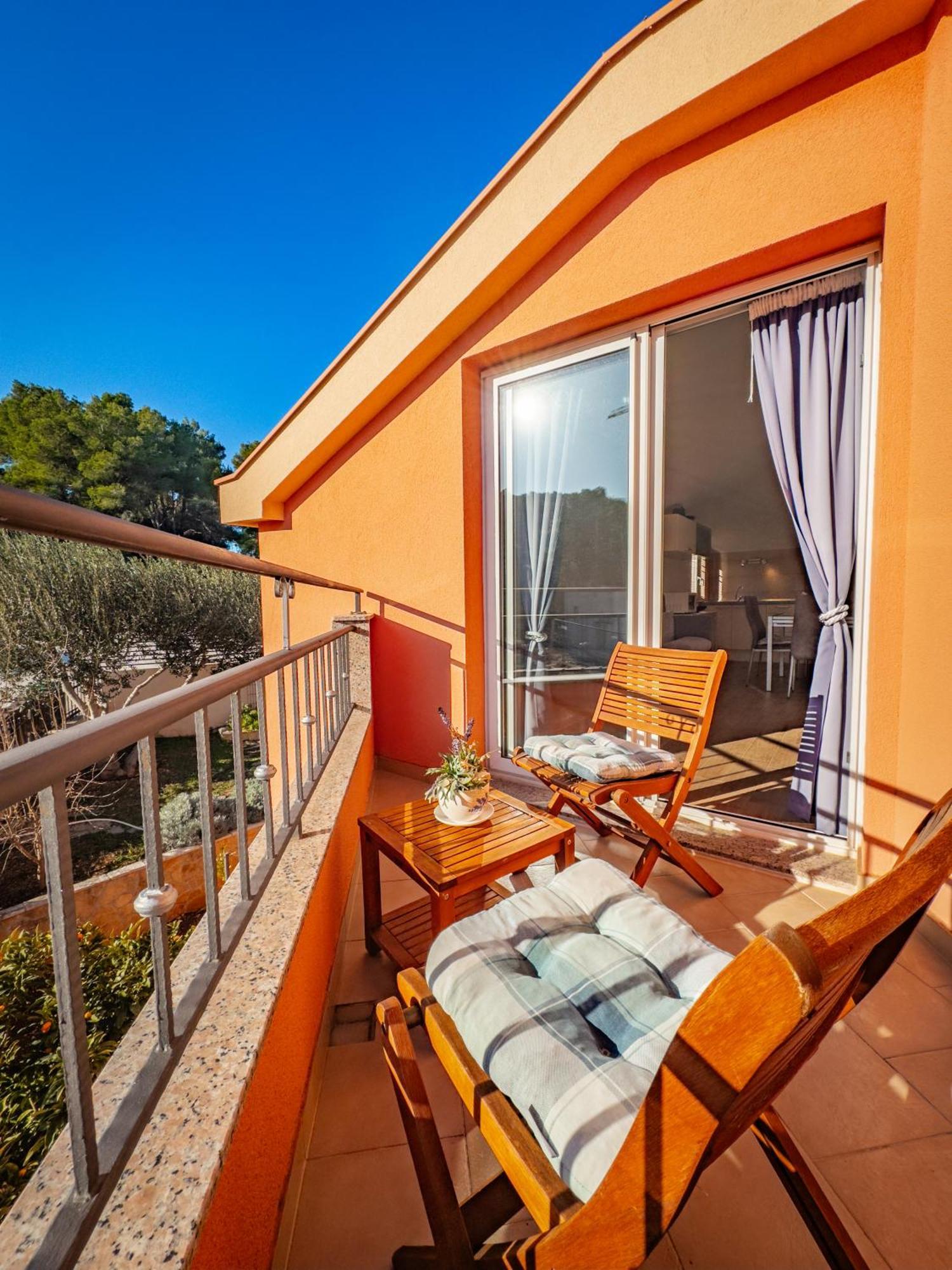 Apartamento Regina Del Mare Slatine Exterior foto