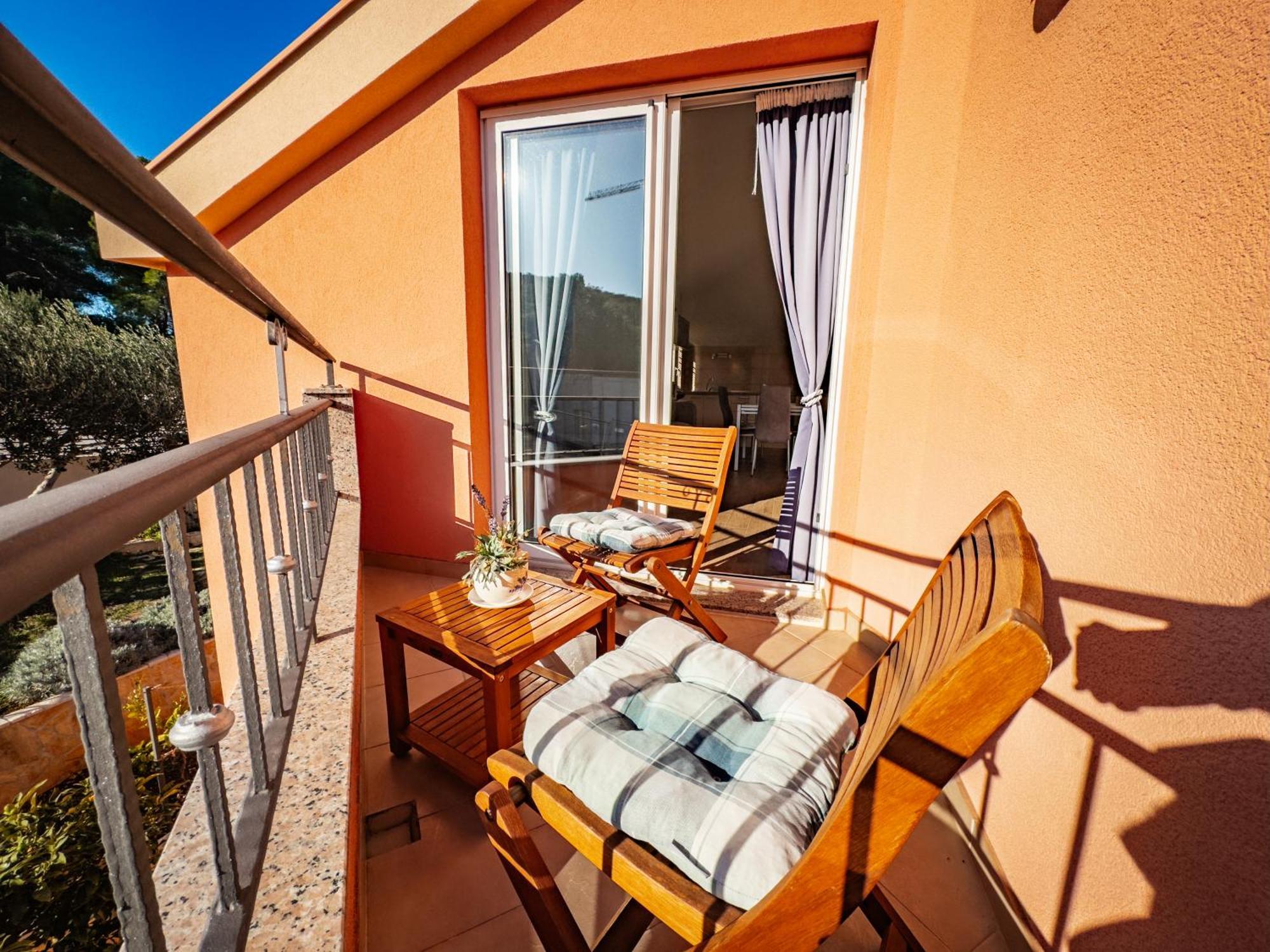 Apartamento Regina Del Mare Slatine Exterior foto