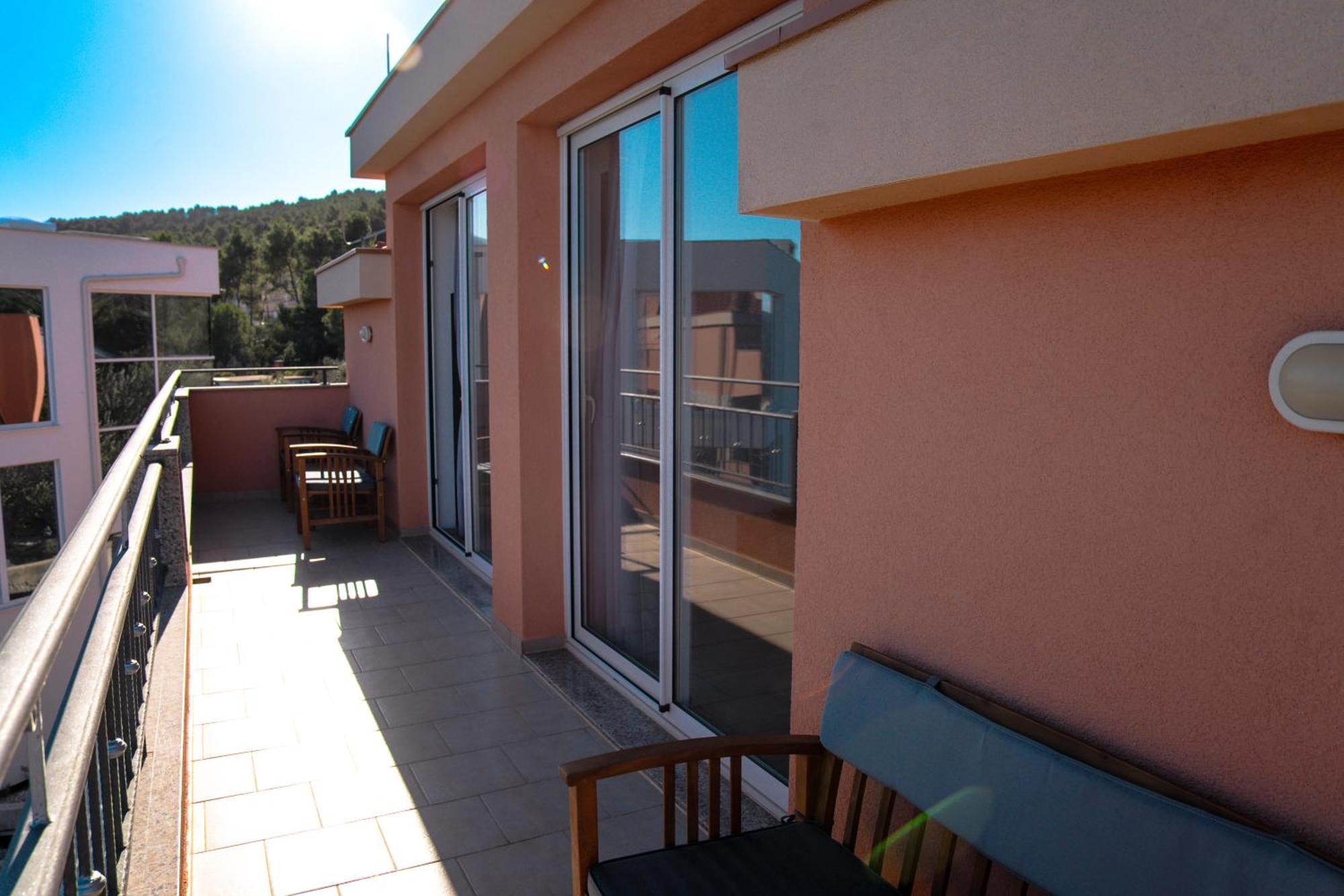 Apartamento Regina Del Mare Slatine Exterior foto